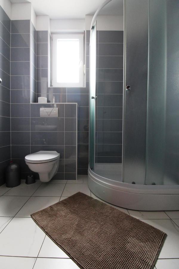 Apartment Sea View Saric Drage Dış mekan fotoğraf