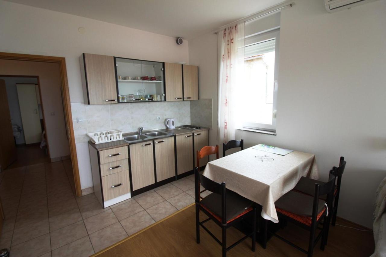 Apartment Sea View Saric Drage Dış mekan fotoğraf