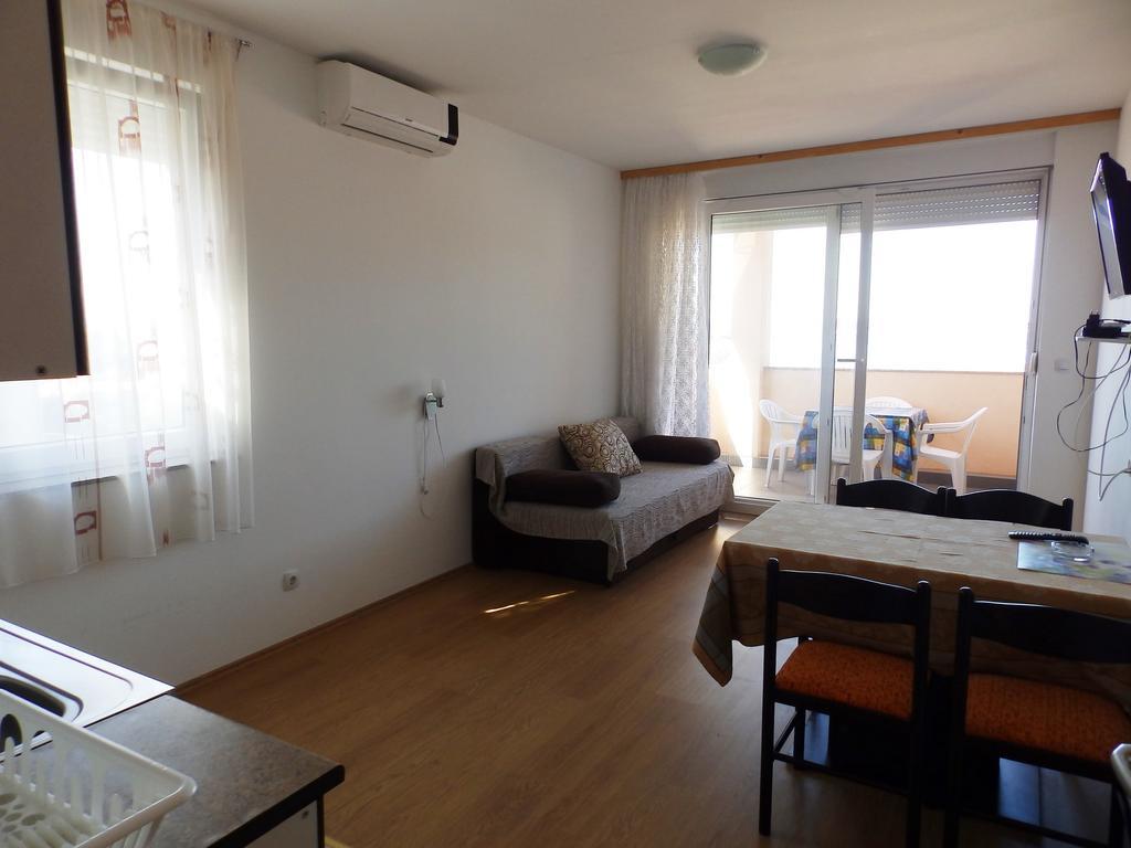 Apartment Sea View Saric Drage Dış mekan fotoğraf