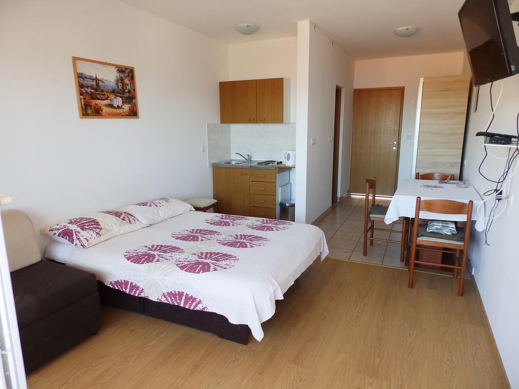 Apartment Sea View Saric Drage Dış mekan fotoğraf