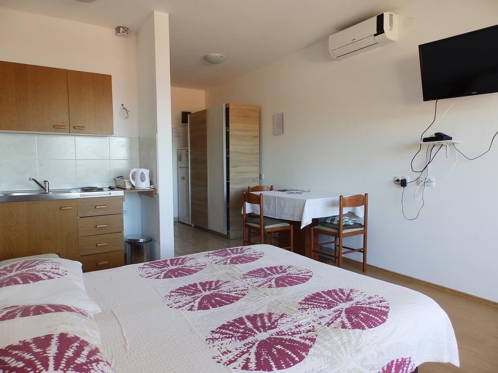 Apartment Sea View Saric Drage Dış mekan fotoğraf